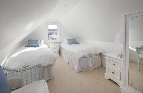 Cowes House | Firefly House