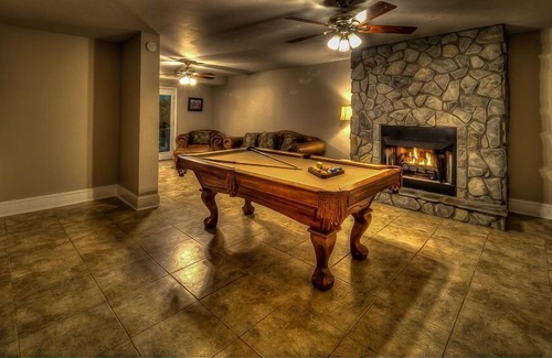 Blairsville Cabin | Firefly Lake House- Pet Friendly | Lake Front Home | Screened Porch | Lake Nottely