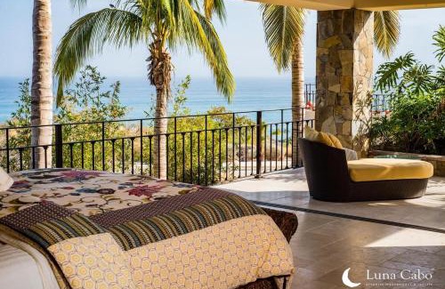 Buzzards Villa | Firepit Sunsets, Hot Tub Soaks, BBQ, Ocean Views
