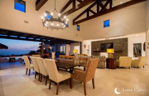 Buzzards Villa | Firepit Sunsets, Hot Tub Soaks, BBQ, Ocean Views