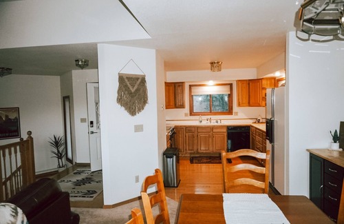 Cascade-Chipita Park House | Fireplace, Large Deck with Panoramic Views, 3BR + 3BA, new carpet and blinds