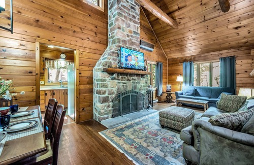Lake Harmony Estates House | Fireside Cabin for Couples and Small Families. Hot Tub, Stone Fireplace, Slopes