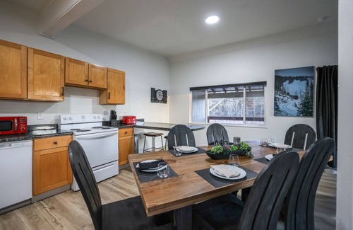 Custer House | Fireside Haven | Hot Tub + Downtown Walkable