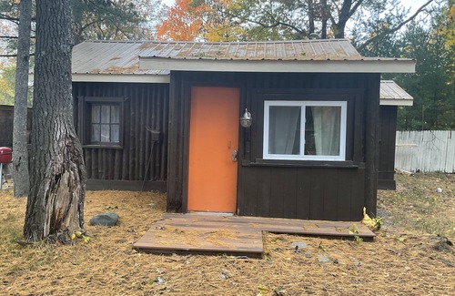 Gaylord Cabin | Fireside Village Cabins