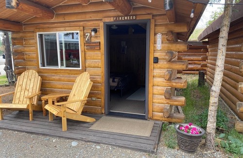 Tok Cabin | Fireweed Cabin-Modern Comfort in the Last Frontier (For families or casual travelers)