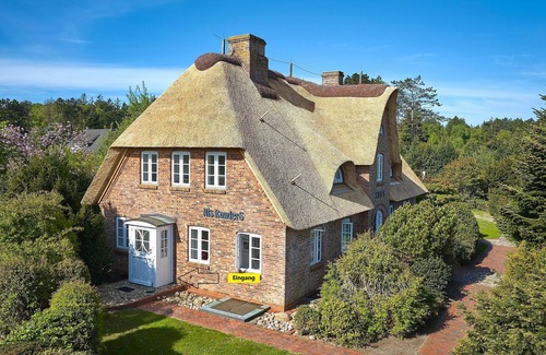 Norddorf Apartment | First floor apartment for 4 persons, with terrace and beach chair