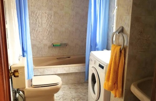 Poio Apartment | First floor apartment of 85 m² (85 sqm), 3 rooms with yard