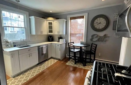 Salem Apartment | First floor condo in Salem!