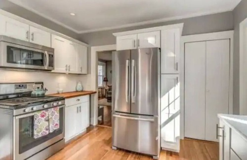 Salem Apartment | First floor condo in Salem!