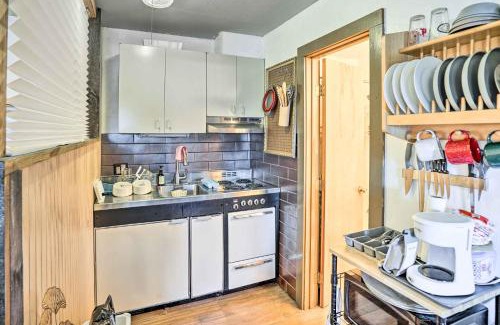 Hunter Apartment | First-Floor Hunter Condo Less Than 1 Mi to Slopes!