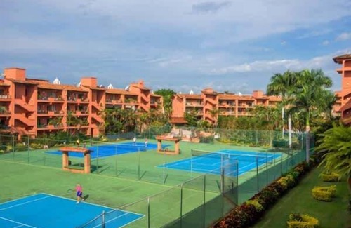 Marina Vallarta Apartment | First Floor Spacious Condo Puesta de Sol,Marina Vallarta