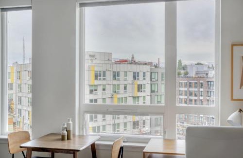 Yesler Terrace Apartment | First Hill studio w gym bbq nr park SEA-636