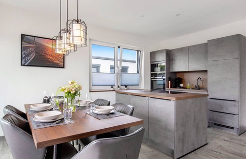 Fedderwardersiel House | Fischer sien Huus by Interhome