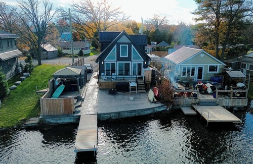 Trent Hills Cottage | Fish and relax in a new Waterfront four-season cottage 1 hour east of Whitby!