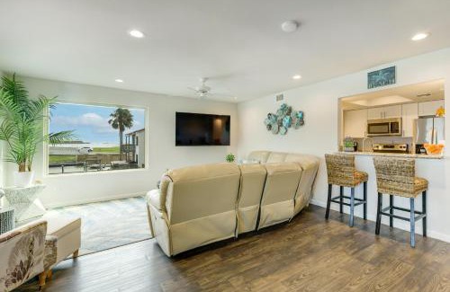 Harbor Oaks Apartment | Fish and Swim Waterfront Rockport Condo with Views!