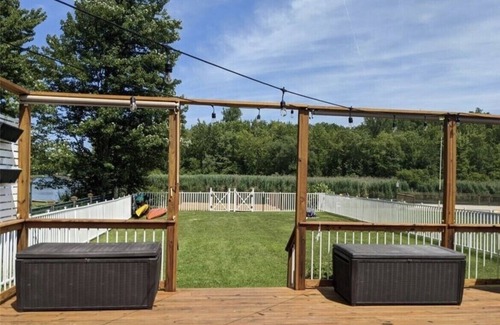Sylvan Beach House | Fish Creek private dock & fenced in yard. Walk to beach & town