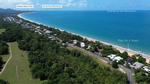 Mission Beach House | Fish on a Fence - Absolute Beachfront