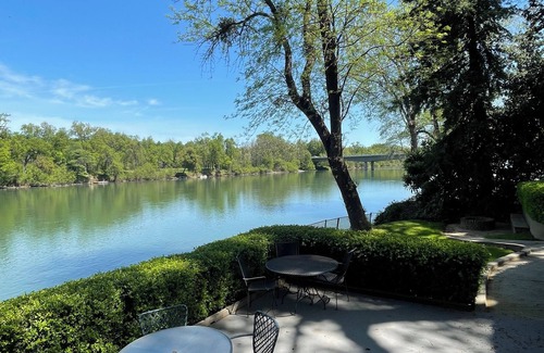 Cascade House | Fish on the Sacramento River!