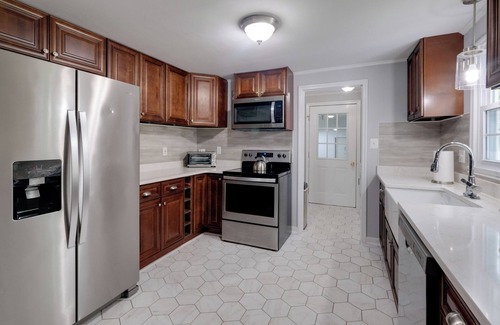 Colonial Beach House | Fish, Relax & Enjoy Lake Views: Colonial Beach Gem