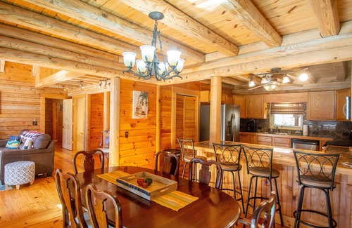 Grassy Creek Cabin | Fish, Soak, Play | River Song Retreat | Bring the Dogs!