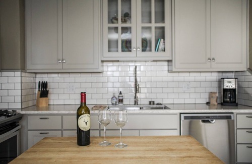 Livingston House | Fisherman's Bungalow · Perfect downtown home
