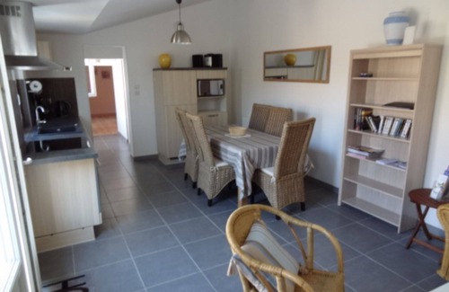 Aytre House | Fisherman's cottage, sleeps 4, for a convivial stay in La Rochelle