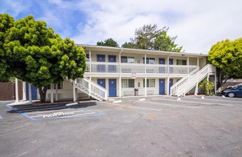 Munras Avenue Hotel | Fisherman's Cove Inn