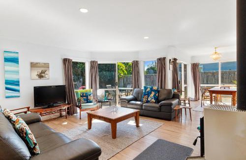 Bowentown House | Fisherman's Friend - Bowentown Holiday Home