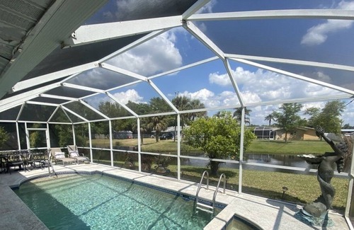 North Fort Myers House | Fisherman's Paradise in tropical lagoon with pool and spa