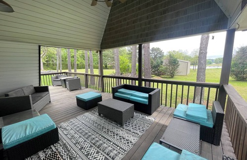 Springville House | Fisherman’s Paradise 3-bedroom lake house with WiFi, AC in Springville, TN.
