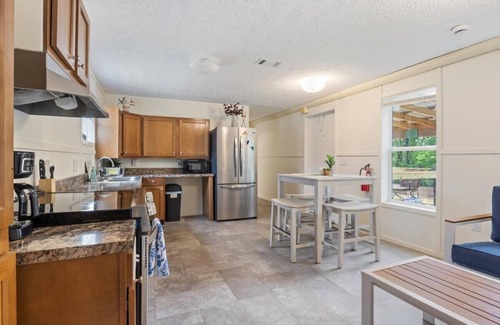 Barnett House | Fishermen, Side by side riders! 3bed 2bath with xtra Parking! Close to lake&loop