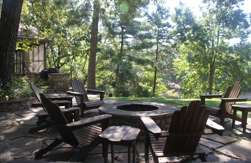 Gainesville Cottage | FishHook - A Lakefront Cottage - Close to the Water! Relaxing lake area!