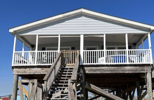 Slidell House | Fishing and crabbing directly on Lake Pontchartrain from pier w/covered landing