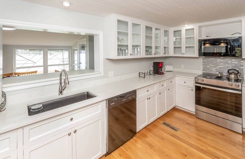 Lenoir City House | Fishing Paradise! Prime Location Home - Private Dock w/ Multiple Slips-2 Covered Slips-Game Room!