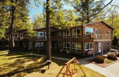 Mayfield House | Fishing-Spider Lake-Pontoon Rental-Family Friendly