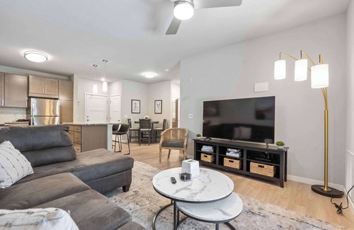 Madison Apartment | Fitness Room. Pool. Univ Research Park. Parking