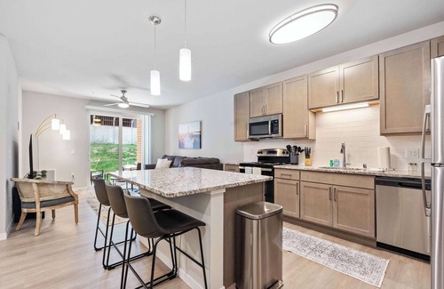 Madison Apartment | Fitness Room. Pool. Univ Research Park. Parking
