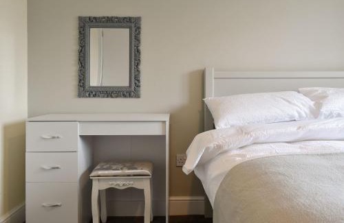 Preston House | Five Dorchester Drive - Uk32043