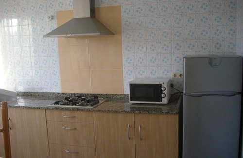 Boiro House | FIVE DOUBLE BEDROOMS, TWO BATHROOMS, 30 METERS FROM THE SEA AND 200 FROM THE BEACH