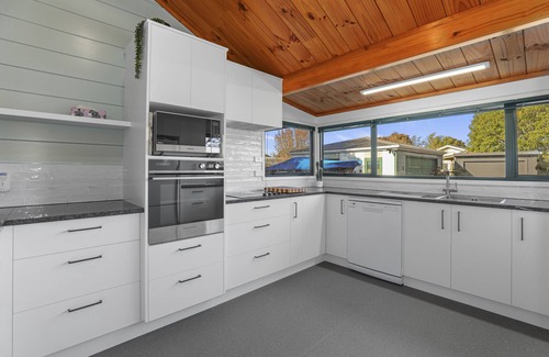 Wharewaka House | Five Mile Yay - Five Mile Bay Holiday Home