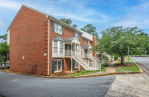 Athens Condo | Five Points Dawg Crib On Campus