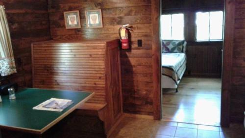 Hot Springs House | Five Points Lake Hamilton Cabin B