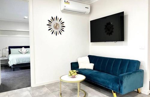 Point Cook Villa | five-room house next to the park16