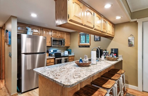 Pigeon Forge Cabin | Five-Star Cabin, Beautifully Decorated, Located Near the Parkway, No Steep Roads