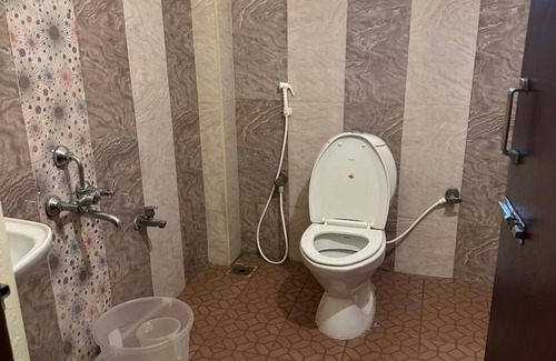 Vadapalani Hotel | Five Stones Vadapalani