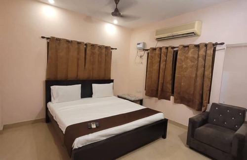 Vadapalani Hotel | Five Stones Vadapalani