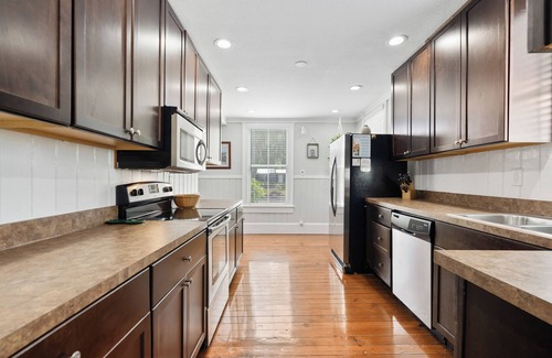 Downtown Historic District Cottage | Flagler Cottage: In Historic Downtown : Includes off-street parking for 2 Cars.