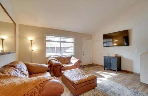 Flagstaff House | Flagstaff Townhome with Grill about 3 Mi to Downtown!