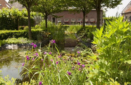 Schafelt House | Flamboyant Farmhouse in Baarlo with Hot Tub, Garden