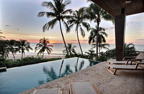 Playa Flamingo House | Flamingo Beachfront with Pool and Views from Every Room